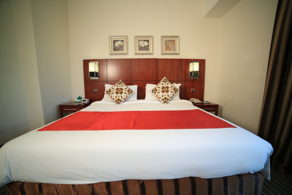 Suite (One-Bedroom)
